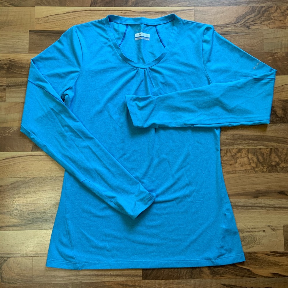 Columbia Omani-Wick top- M